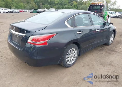 2015 Nissan Altima 2.5 S из США, поврежденный, VIN 1N4AL3AP4FC413660